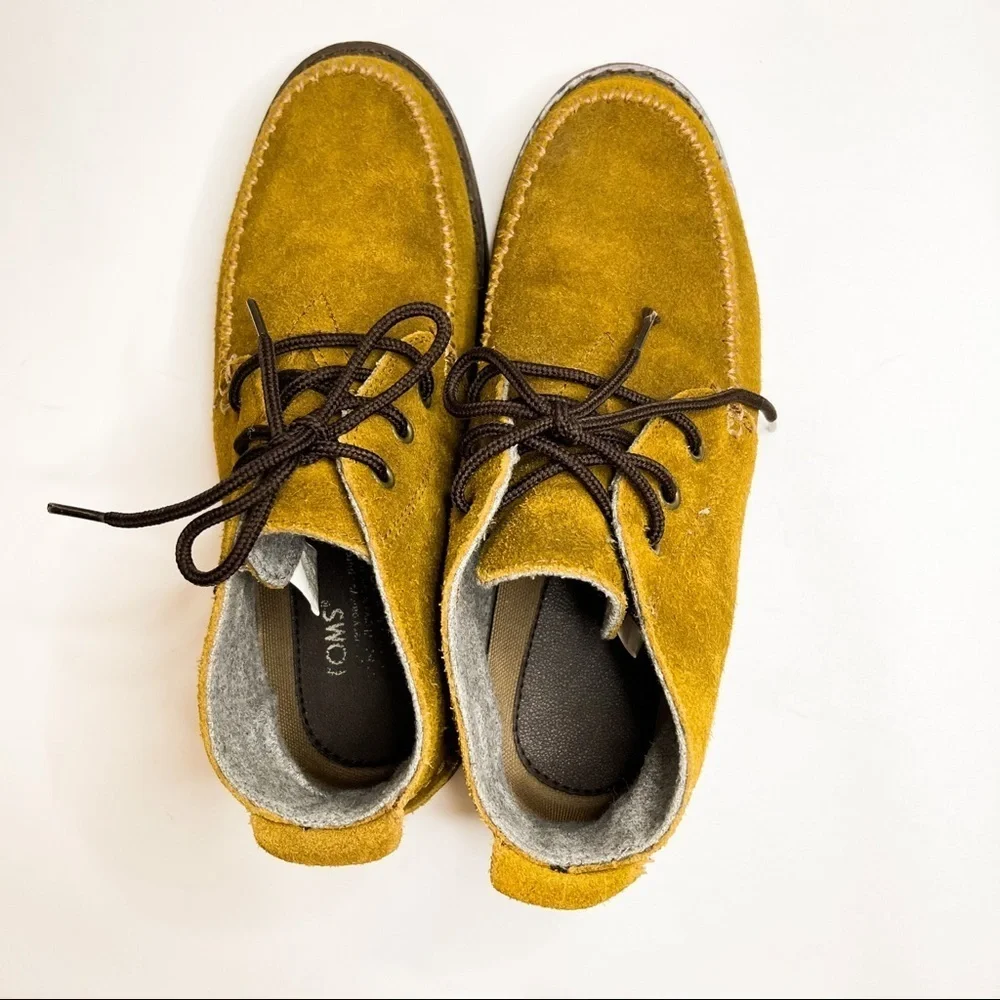 Toms Suede Camel Chukka Boots